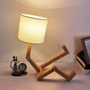 Companheiro de Luz – Luminária Articulada em Madeira